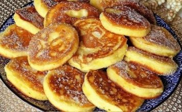 Ukoliko imate jedno jaje, jogurt i brašno, u samo pet minuta možete pripremiti mini palačinke mekane kao duh.