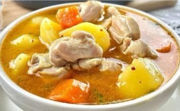 Piletina s paprikom pripremljena s koljenicama bilo je jelo koje je moja pokojna baka znalački spravljala na ovaj način.