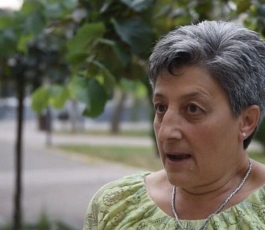 “Videla sam crnu mrlju kako pušta pipke i bilo mi je jasno da imam rak debelog creva”: Ovako je Milena otkrila bolest