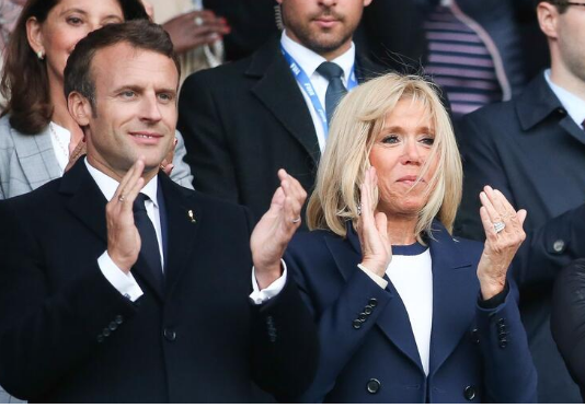 Ljubavna priča Makrona i Brižit koja je starija od njega 24 godine: Išao je sa njenom ćerkom u školu, njegova majka je molila da ga ostavi makar do 18-te, ali to nije najbizarnije