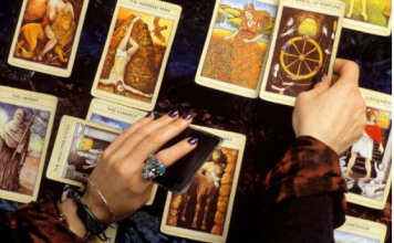 Tarot horoskop za avgust 2025: Otkrij šta te čeka prema tvojoj astrološkoj karti, 3 znaka očekuje nezamisliva sreća