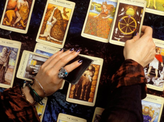 Tarot horoskop za avgust 2025: Otkrij šta te čeka prema tvojoj astrološkoj karti, 3 znaka očekuje nezamisliva sreća