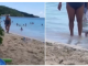 Snimak sa plaže koji ljudi gledaju po 10 puta zaredom: “Možete da kažete šta hoćete, ali ja joj skidam kapu”