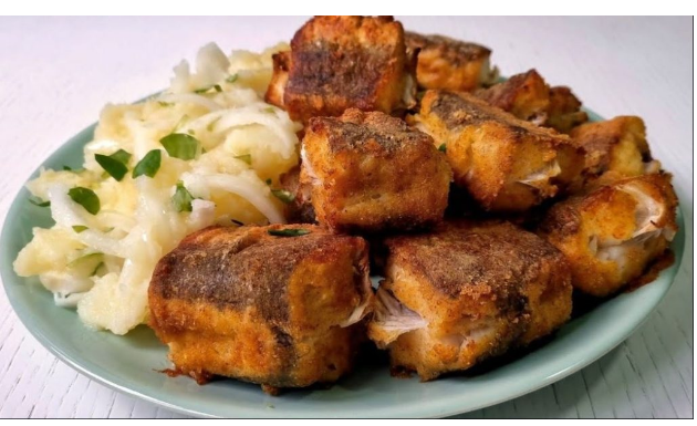 NAJJEDNOSTAVNIJI RECEPT ZA RIBU: Oslić iz rerne koji će vas ODUŠEVITI!