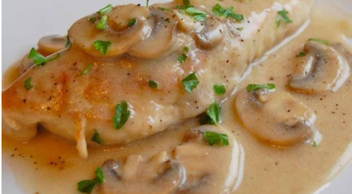 NAJMEKŠA I NAJSOČNIJA PILETINA U KREM SOSU OD GLJIVA. Toliko mekana da se topi u ustima