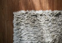 Vaš tepih izgleda spljošteno? Evo kako da ponovo bude pahuljast kao nov