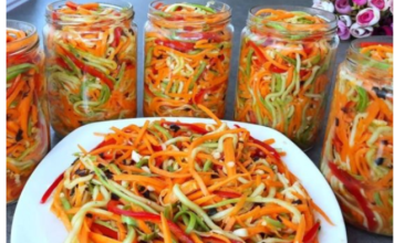 Ovaj recept za zimu je perfekcija! Prošle godine sam napravila 50 tegli i moja porodica ih je tako brzo potrošila! Super jednostavno za napraviti, a ukus je fantastičan…