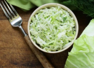 SVI GRIJEŠE U OVOME KADA PRAVE KUPUS SALATU: Trik je u sastojku koji se dodaje na samom kraju i potpuno mijenja ukus