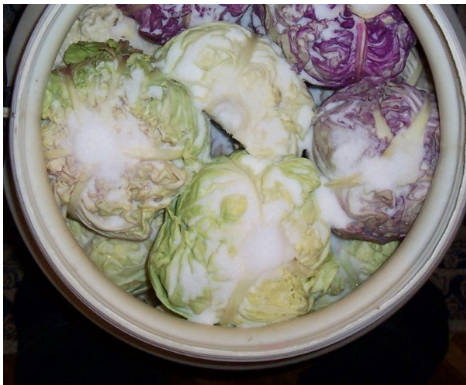 Ne bacajte ga: Kiseli kupus može da vam traje sve do leta, dodajte mu sada samo jednu stvar