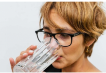 Zovu ga “kist” za crijeva: pomiješajte 1 kašičicu ovog praha u čaši vode i brzo olakšajte probavu