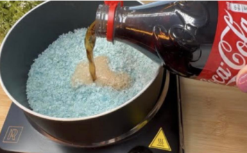 Uzmite 0bičnu koka-kolu, naribajte komad sapuna i neka vam bude pri ruci ovaj kućni trik: K0RISTIM GA G0DINAMA I PREPORUČAM GA SVIMA!