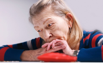 Vera je 20 godina dobijala pisma od mrtvog sina: Kad je saznala ko stoji iza toga – bila je preneražena “Toj osobi je najviše verovala”