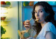 NAMIRNICE KOJE NE SMIJETE JESTI POSLIJE 19 SATI, AKO ŽELITE DA SMRŠATE: Nutricionisti tvrde – ovo je zabranjena lista