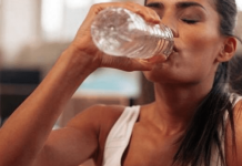 NAJZGODNIJA ŽENA OTKRILA TRIK: Pijte vodu na ovaj način i KILOGRAMI SE SAMI TOPE