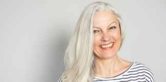 ŽENA POSLIJE 5O. GODINE NE TREBA DA IH NOSI: Izbacite 3 stvari iz GARDEROBE i bićete ODMAH mlađe za deceniju