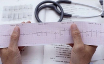 KOJA RUKA BOLI PRED INFARKT: Srčani udar najavljuje ovaj rani simptom, spriječite to