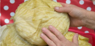 AK0 KRENE DA SE KVARl, lMA MU SPASA: Ev0 šta uraditi s kiselim kupusom ako su glavice premekane!