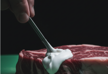 Puljanin kupio meso iz kojeg je iscurilo nešto odvratno, pogledajte sami FOTO