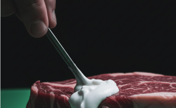 Puljanin kupio meso iz kojeg je iscurilo nešto odvratno, pogledajte sami FOTO