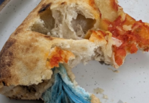 MUŠKARAC KUPIO SMRZNUTU PICU, PA DOŽIVEO HOROR Kad je zagrizao i shvatio šta je unutra, ZALEDILA MU SE KRV U ŽILAMA! (FOTO)