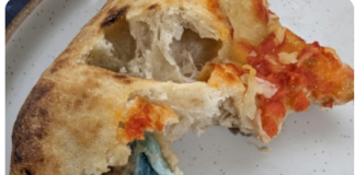 MUŠKARAC KUPIO SMRZNUTU PICU, PA DOŽIVEO HOROR Kad je zagrizao i shvatio šta je unutra, ZALEDILA MU SE KRV U ŽILAMA! (FOTO)