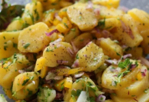 Za ovu krompir salatu svi traže recept: Pravi se potpuno drugačije, a ukus obara s nogu