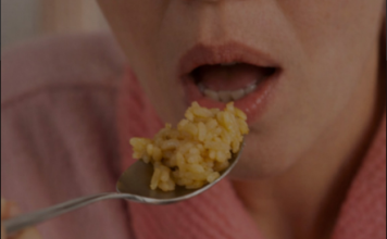 Žene starije od 50 godina ovu namirnicu treba da jedu svaki dan: Usporava starenje, pomaže u gubitku težine i jača zdravlje