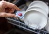 Verica s vremena na vrijeme u wc šolju ubaci tabletu za pranje sudova: Kada čujete zašto, oduševićete se