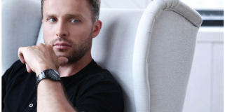 Nije to navika, već opsesija koju ne zna sakriti. Ovih 8 jasnih znakova pokazuje da ste mu stalno u mislima