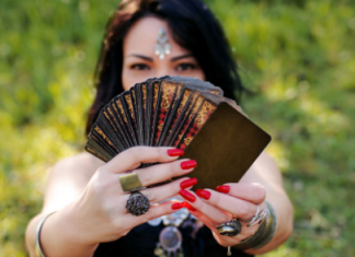 Detaljan horoskop za februar po ciganskim kartama: Ovaj znak će dočekati svojih 5 minuta, desiće se sve o čemu sanja