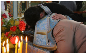 Ispovest i pričest su čišćenje duše i poboljšanje čoveka: A evo da li se Srbi ispovedaju i koliko često