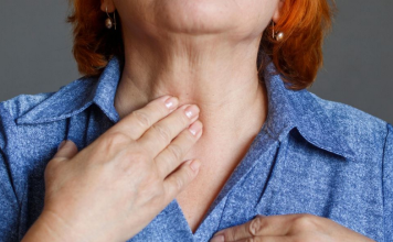 Evo kako zategnuti vrat i podbradak na prirodan način: Žene koje redovno praktikuju ove 3 stvari nemaju naboranu kožu u toj regiji ni posle 50. godine