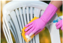 Kako najlakše očistiti bele plastične stolice? Trikovi uz koje će se blistati kao da su sada stigle iz fabrike