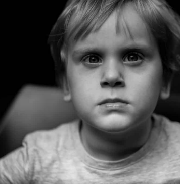 7 znakova da ste u djetinjstvu bili emocionalno zanemareni: Takvi ljudi nose teške traume, ovako se prepoznaju