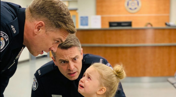 Devojčica došla u policiju da prizna „zločin“ – ono što je rekla rasplakalo je sve prisutne