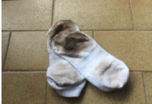 Izbeljivač je stvar prošlosti: Čarape će biti bele kao sneg ako ih operete sa 1 namirnicom