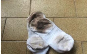 Izbeljivač je stvar prošlosti: Čarape će biti bele kao sneg ako ih operete sa 1 namirnicom