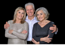 Ako vaš partner nikad ne želi zvati vaše roditelje u goste, evo šta to znači prema psihologiji