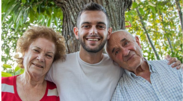 “Javno se odričemo našeg sina, on, zajedno sa snajkom, za nas više jednostavno ne postoji”: Roditelji se odrekli sina preko novina a njegova reakcija šokira