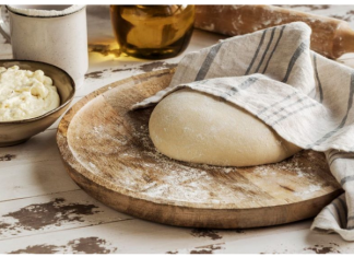 Pekari uvijek dodaju 1 sastojak u brašno: Tijesto raste kao ludo, a pecivo ostaje mekano 5 dana