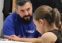 “KAKO, BONA, PUTA TRI?”, BOSANAC UČI KĆERKU MATEMATIKU: Snimak postao hit, traume iz djetinjstva same naviru! - featured image