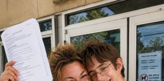 Posvojila sam tinejdžera kojeg je prije mene vratilo deset obitelji, a dva tjedna kasnije priznao mi je zašto ih je namjerno tjerao od sebe — no ono što smo pronašli u njegovu starom dosjeu promijenilo je sve - featured image