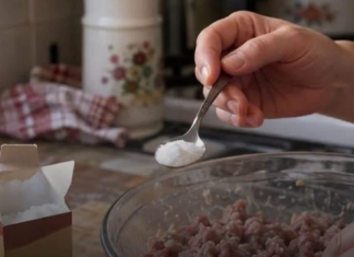 Nije soda bikarbona: Ubacite samo 1 kašičicu ovog sastojka u mljeveno meso i bit će mnogo sočnije