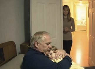 Svake večeri moj muž je odlazio spavati u sobu naše kćerke: u početku tome nisam pridavala pažnju, ali jednog dana odlučila sam sakriti kameru u njenoj sobi i kada sam pogledala snimak, skoro sam se onesvijestila od užasa. - featured image