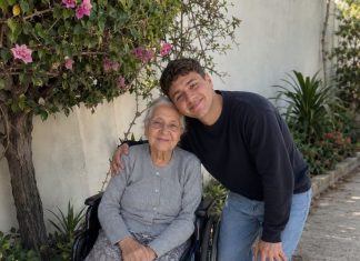Brinuo sam se o svojoj 90-godišnjoj susjedi jer mi je obećala da ću naslijediti sve što posjeduje. Kad je umrla, nije mi ostavila NIŠTA. Ali sljedećeg jutra njezin odvjetnik pokucao je na moja vrata i rekao: “Ostavila vam je jednu stvar.” - featured image