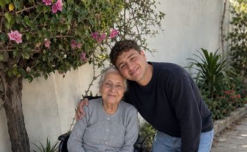 Brinuo sam se o svojoj 90-godišnjoj susjedi jer mi je obećala da ću naslijediti sve što posjeduje. Kad je umrla, nije mi ostavila NIŠTA. Ali sljedećeg jutra njezin odvjetnik pokucao je na moja vrata i rekao: “Ostavila vam je jednu stvar.” - featured image