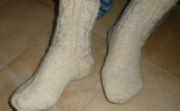 DA LI NOSITE U KUĆI VUNENE ČARAPE? Evo šta vam znači za zdravlje